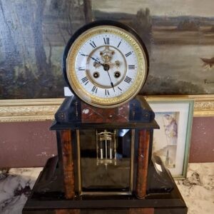 Orologio in marmo