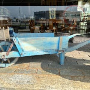 Carriola in legno rustica