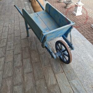 Carriola in legno rustica